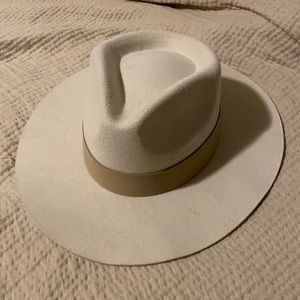 Teressa Foglia tan Lynn hat